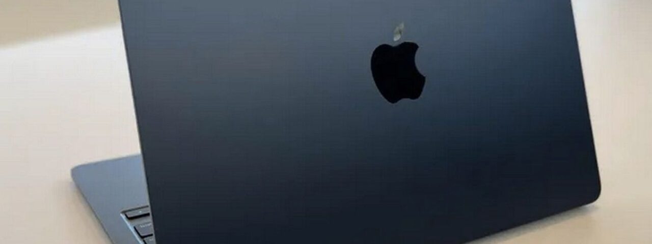Apple MacBook M2 review